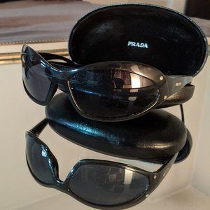PRADA Black Cateye Sunglasses w Grey Lenses SPR10F